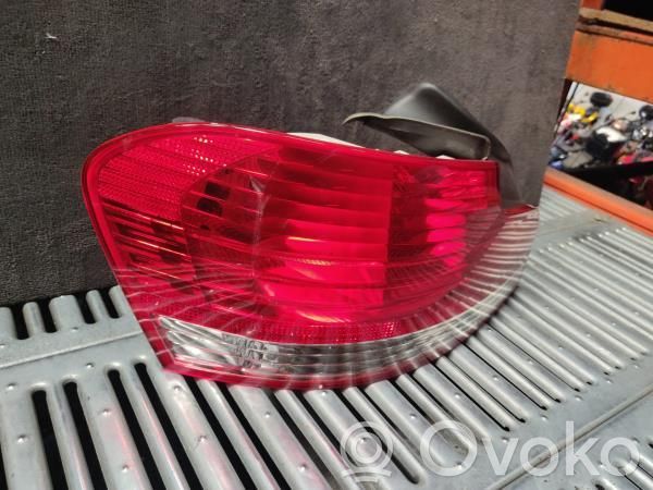 Tailgate rear/tail lights   129,2VP00961503