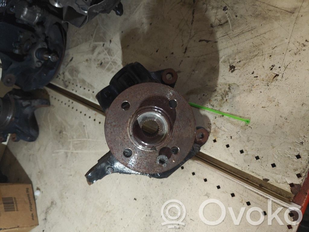 Achsschenkel vorne   6779796