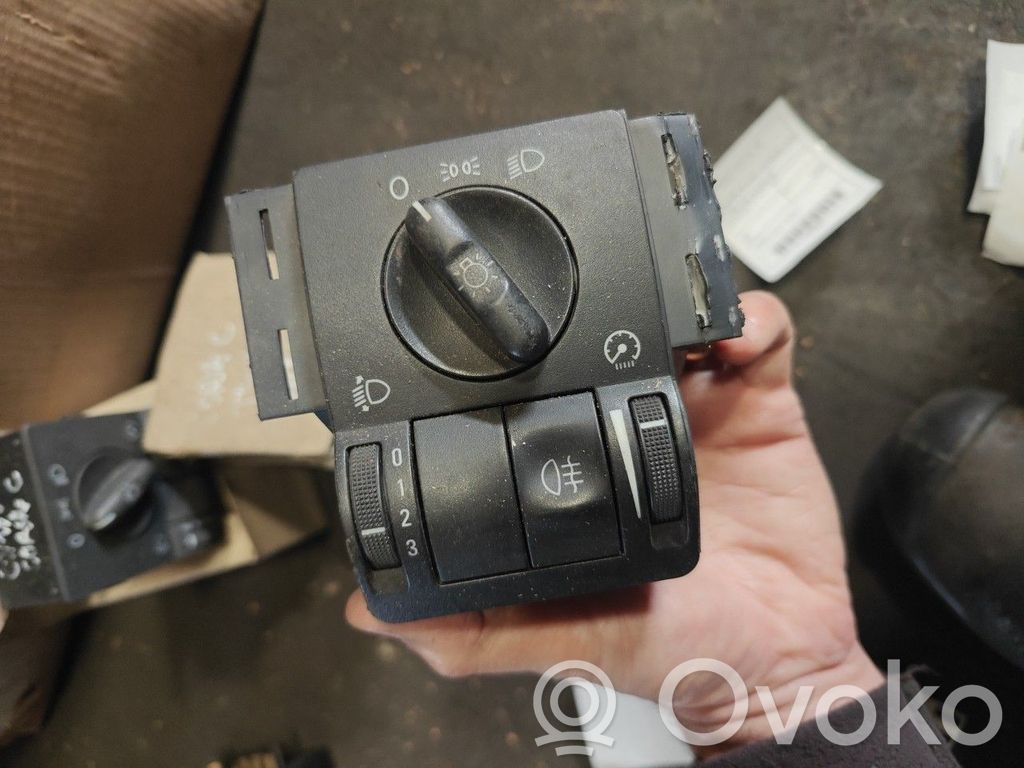 Light switch   09114384,OPELCORSACCOMBO