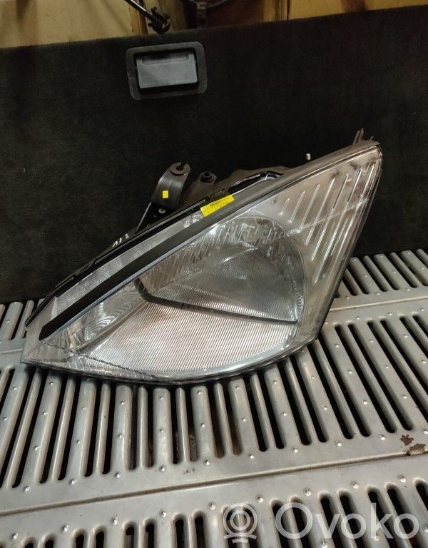 Ford Focus Phare frontale 