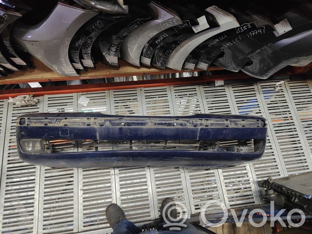 Front bumper   8159344,COM,COMDANO,DIREITO,NEVOEIRO,SERIE5E39