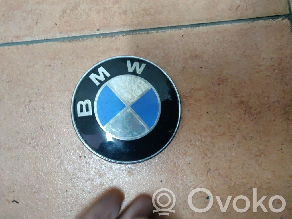 BMW 7 E65 E66 Gamintojo ženkliukas 