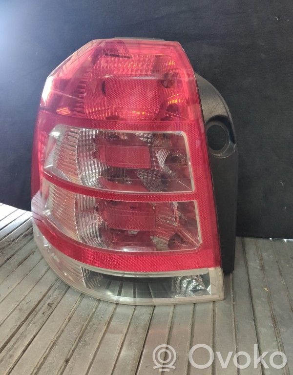 Opel Zafira B Lampy tylnej klapy bagażnika 