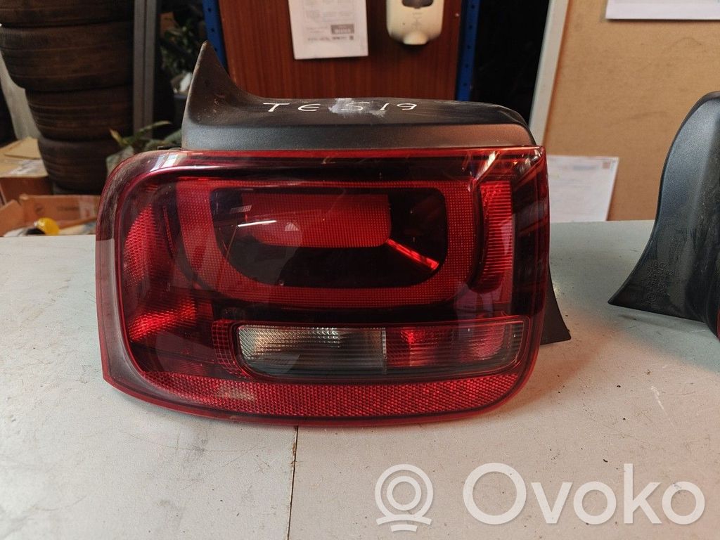 Citroen C4 Cactus Feux arrière sur hayon 