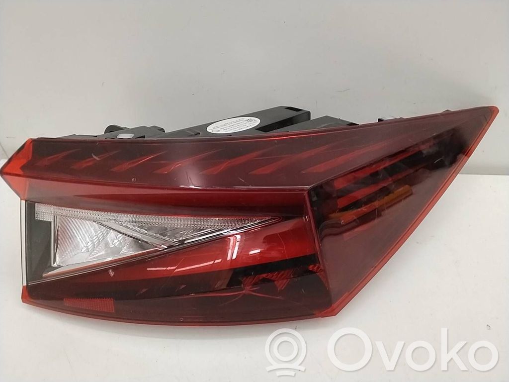 Skoda Enyaq iV Lampă spate în caroserie 