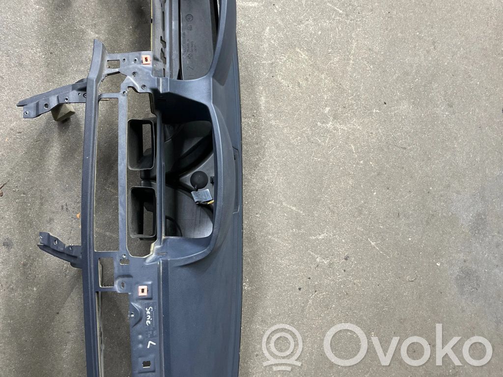 BMW 7 E65 E66 Dashboard 