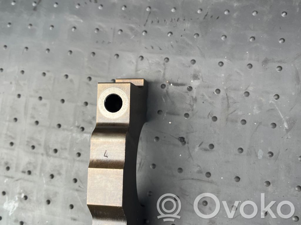 Crankshaft Holder   7797928