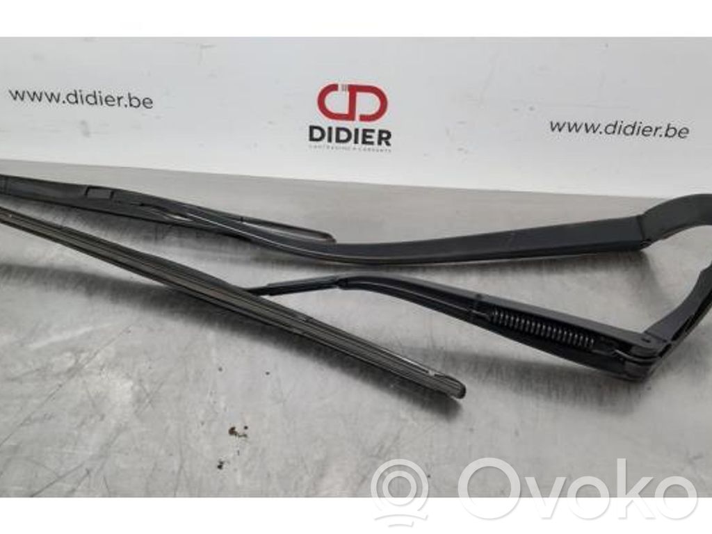 Brazo del limpiaparabrisas delantero   24438