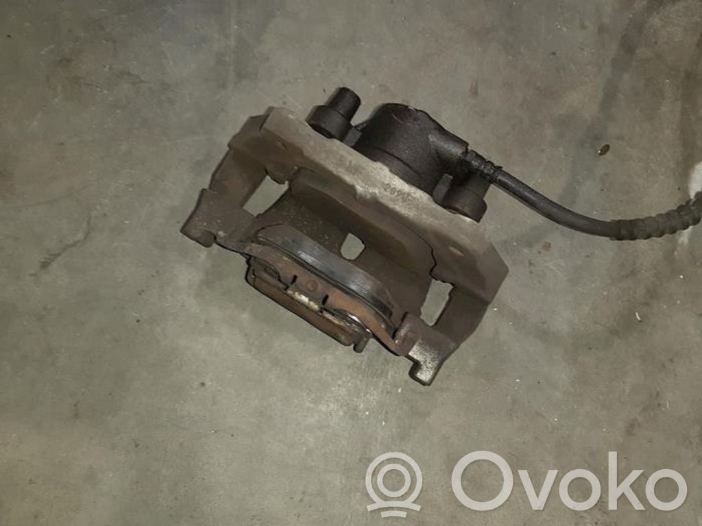 BMW X5 F15 Mocowanie przedniego zacisku hamulca 