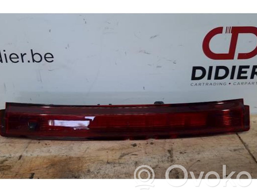Renault Captur Third/center stoplight 