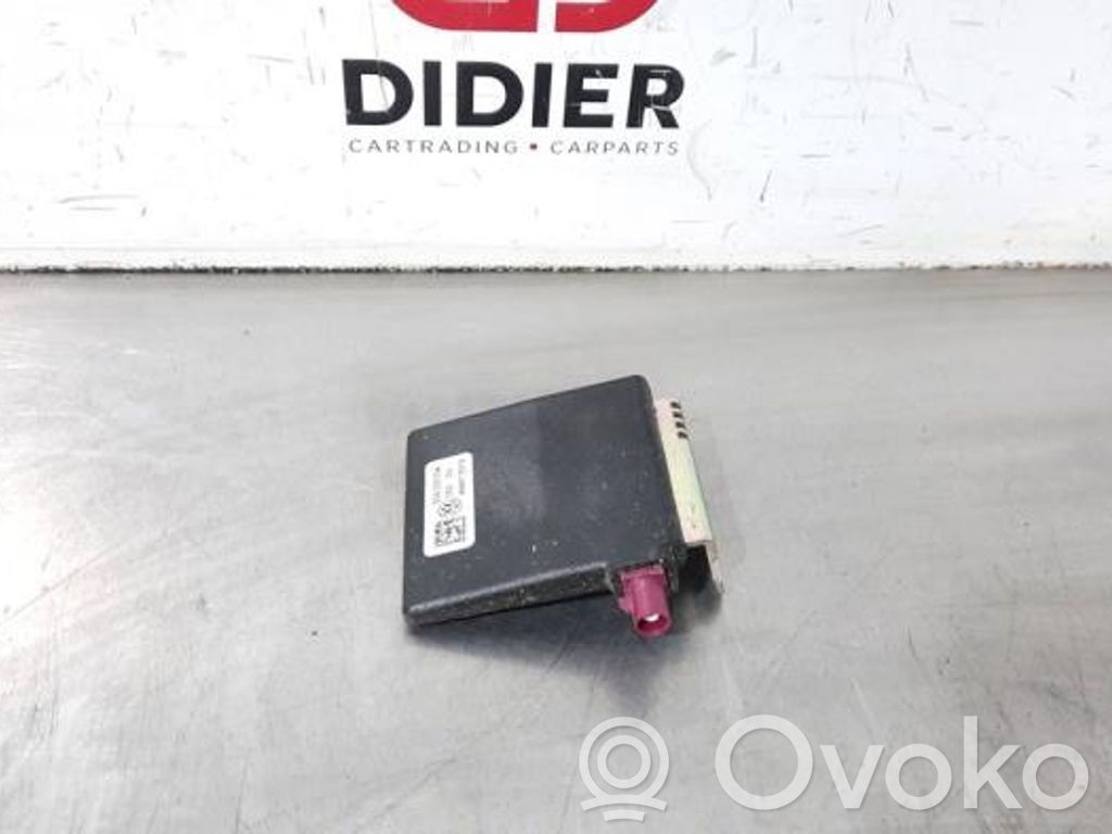 Volkswagen Touareg III Antenas pastiprinātājs 