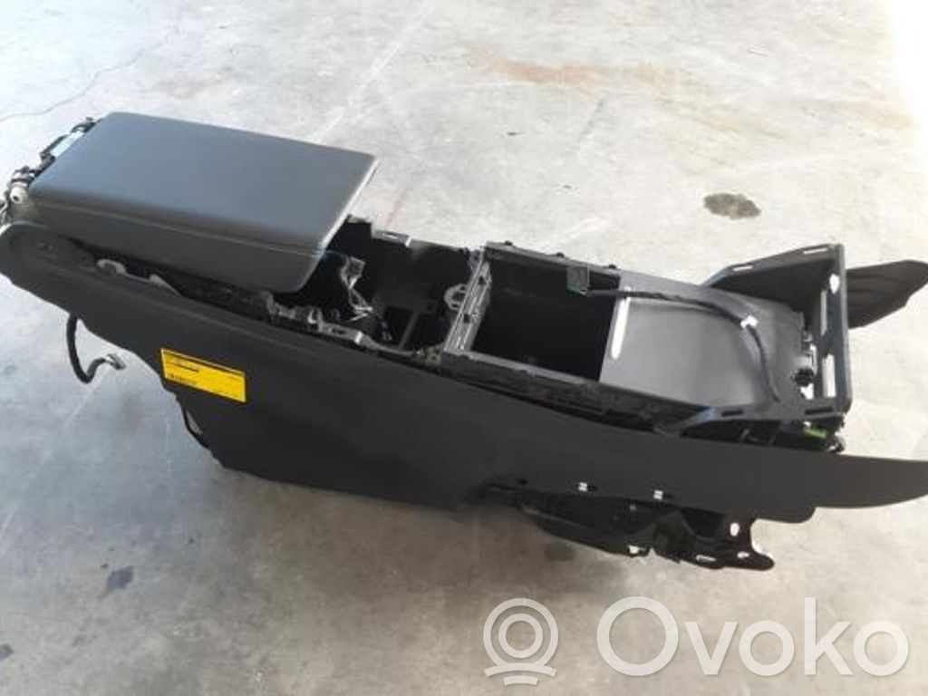 Tesla Model 3 Centrinė konsolė 