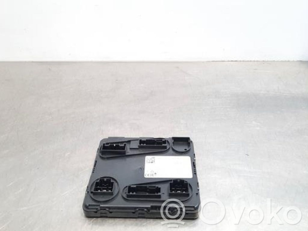 Audi A4 S4 B9 8W Sterownik / Moduł komfortu 