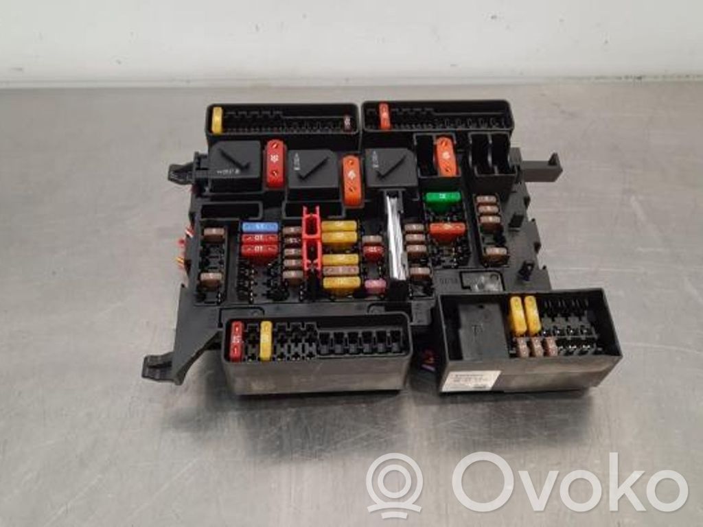 BMW 2 F46 Set cutie siguranțe 