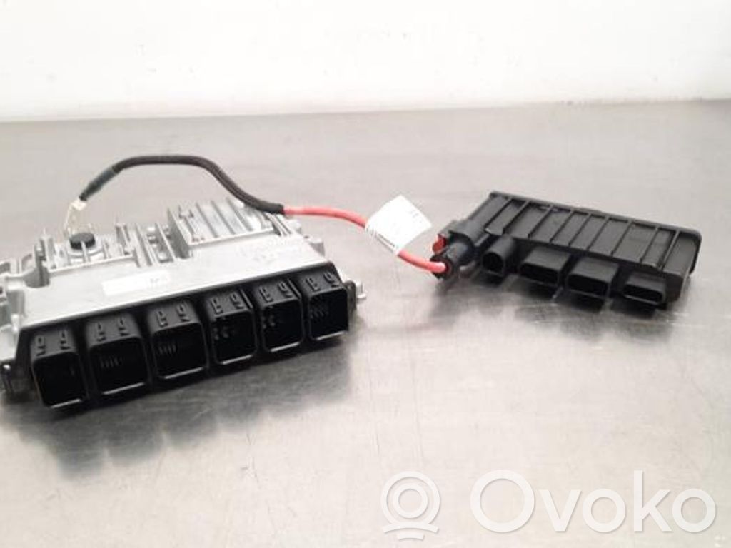 BMW 1 F40 Engine control unit/module 