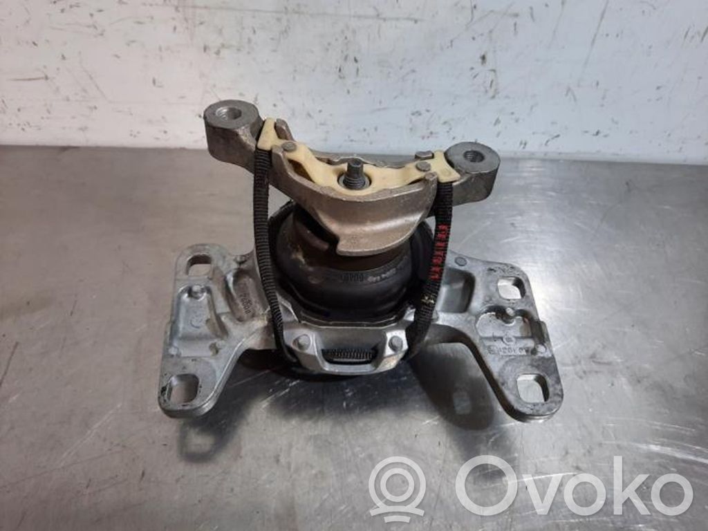 Volvo V40 Cross country Engine mount bracket 