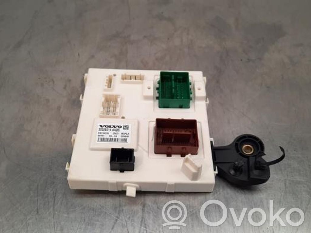 Modul de control caroserie central   32320214,32320214
