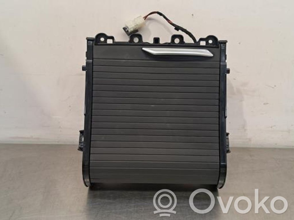 BMW X4 G02 Puodelių laikiklis (priekyje) 
