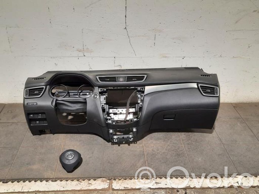 Nissan Qashqai Zestaw poduszek powietrznych z panelem 