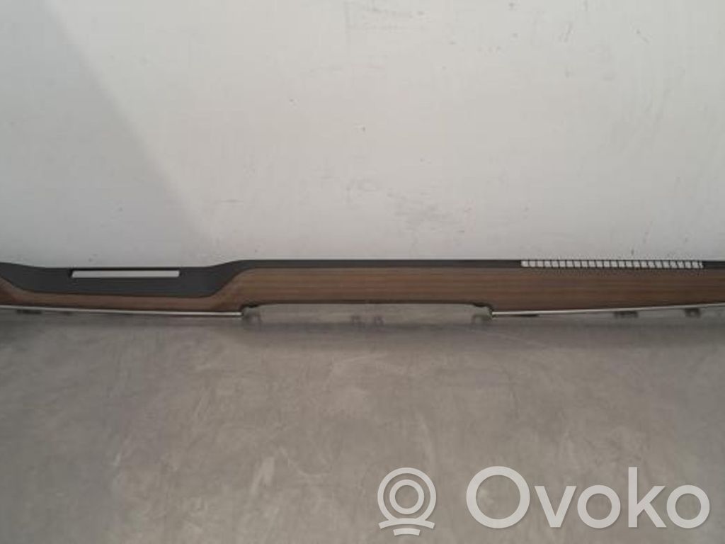 Dashboard glove box trim