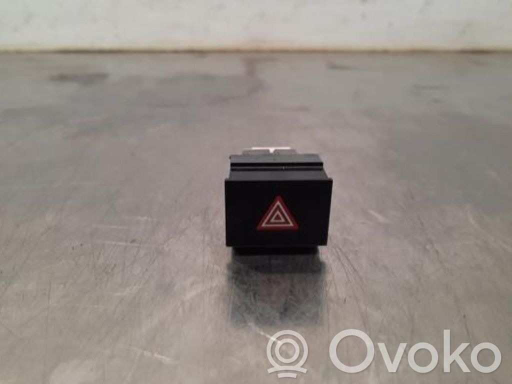 Citroen DS4 Hazard warning light relay 