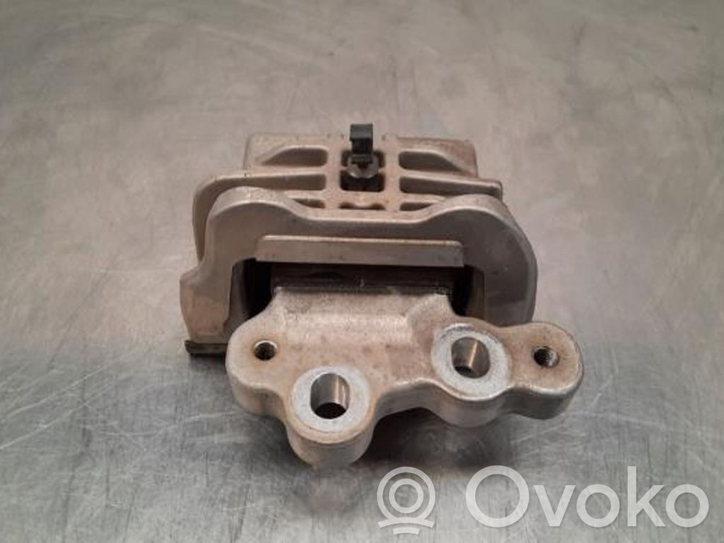 Engine mount bracket   GK217M124AG,2419007,2419007