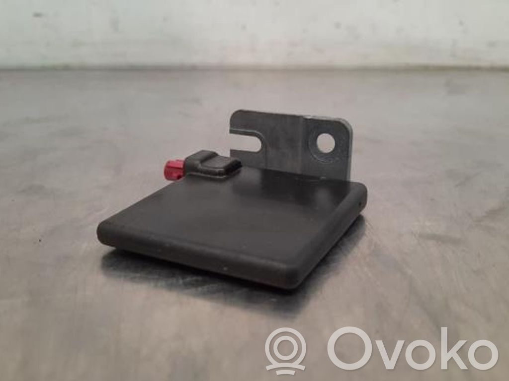 Volkswagen Polo VI Antenas pastiprinātājs 
