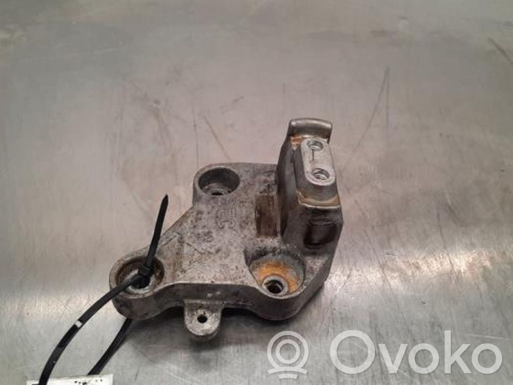 Citroen Berlingo Gearbox mounting bracket 