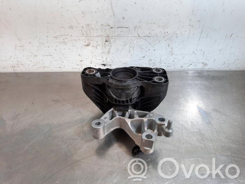 Renault Captur Engine mount bracket 