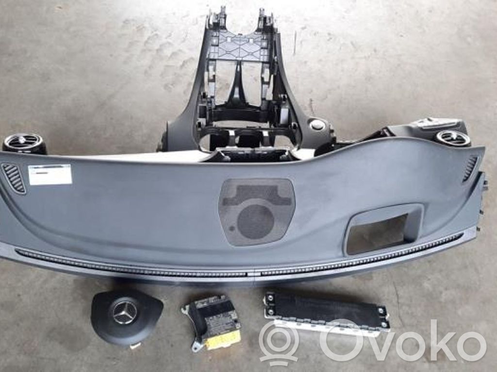 Mercedes-Benz C W205 Set planșă bord cu airbag 