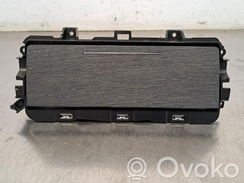 Peugeot 508 Enchufe de 12V (delantero) 