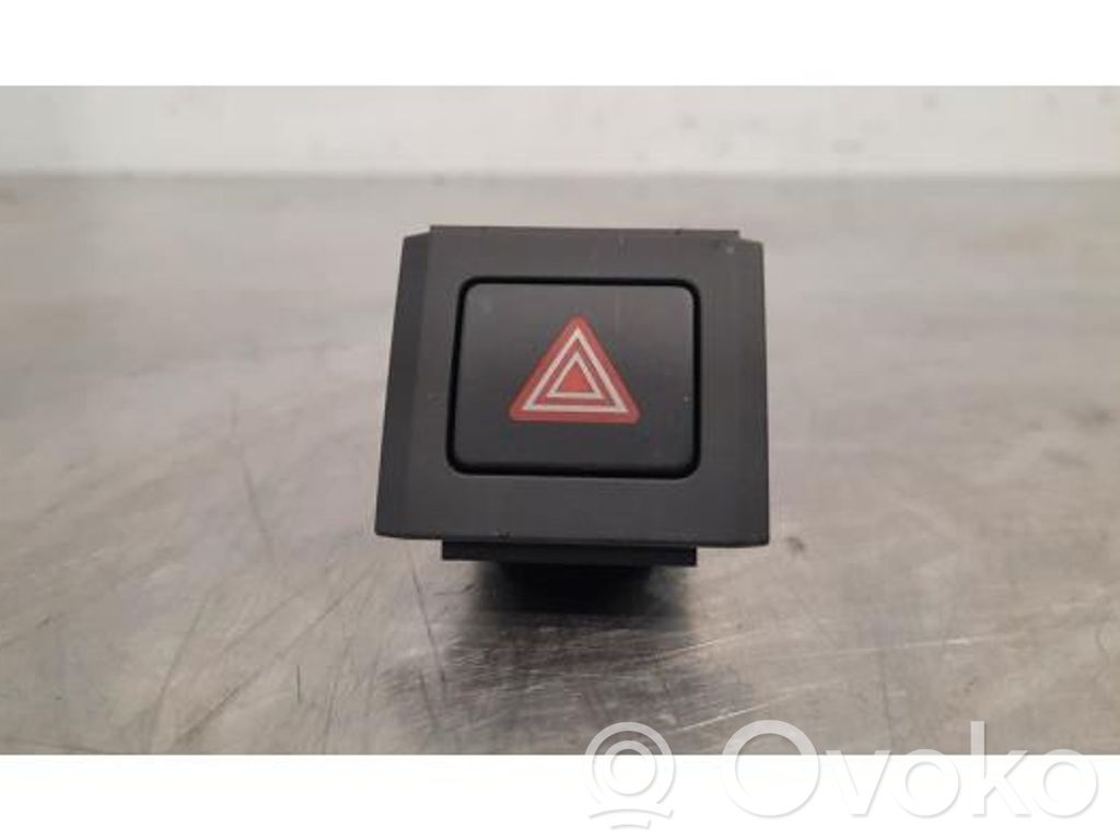 Botón interruptor de luz de peligro   8W0941509A
