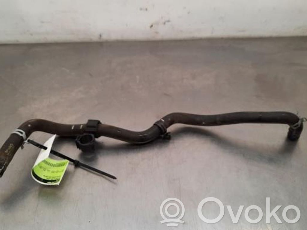 Volvo XC40 Conductă/furtun lichid de răcire motor 