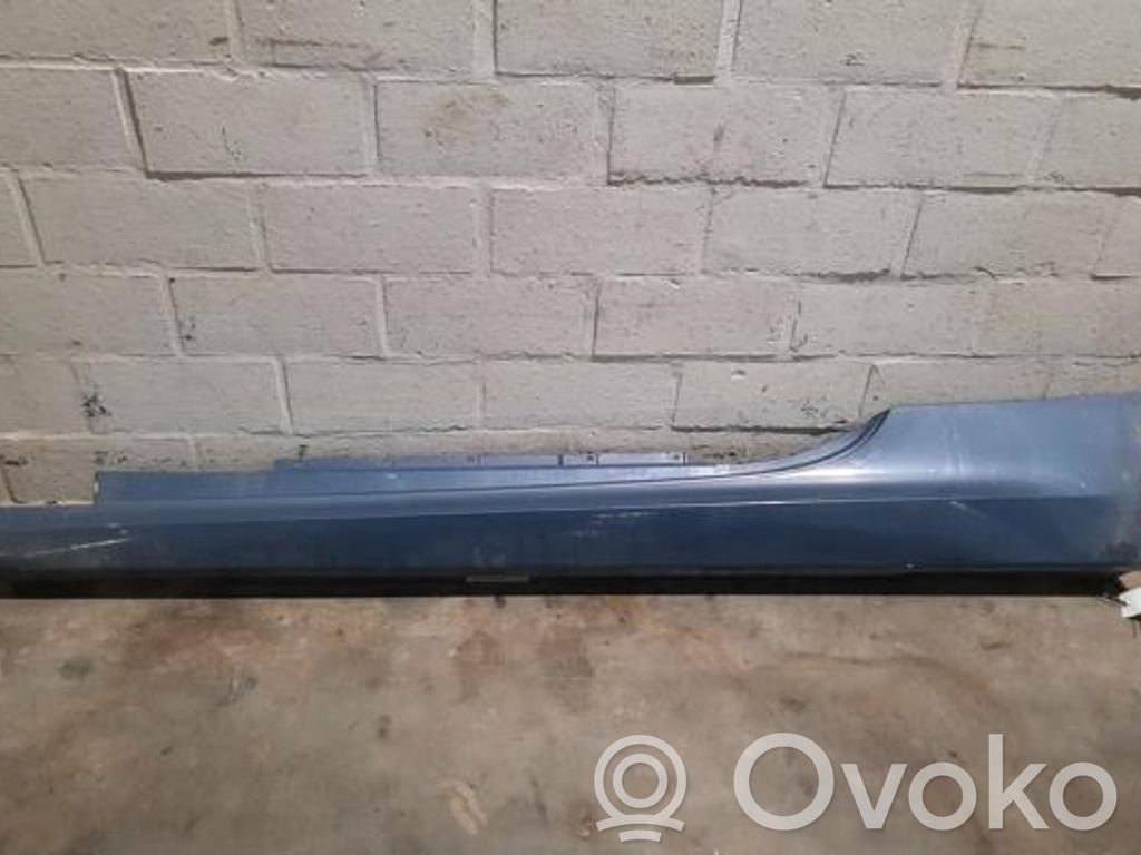BMW 8 G15 Listón 