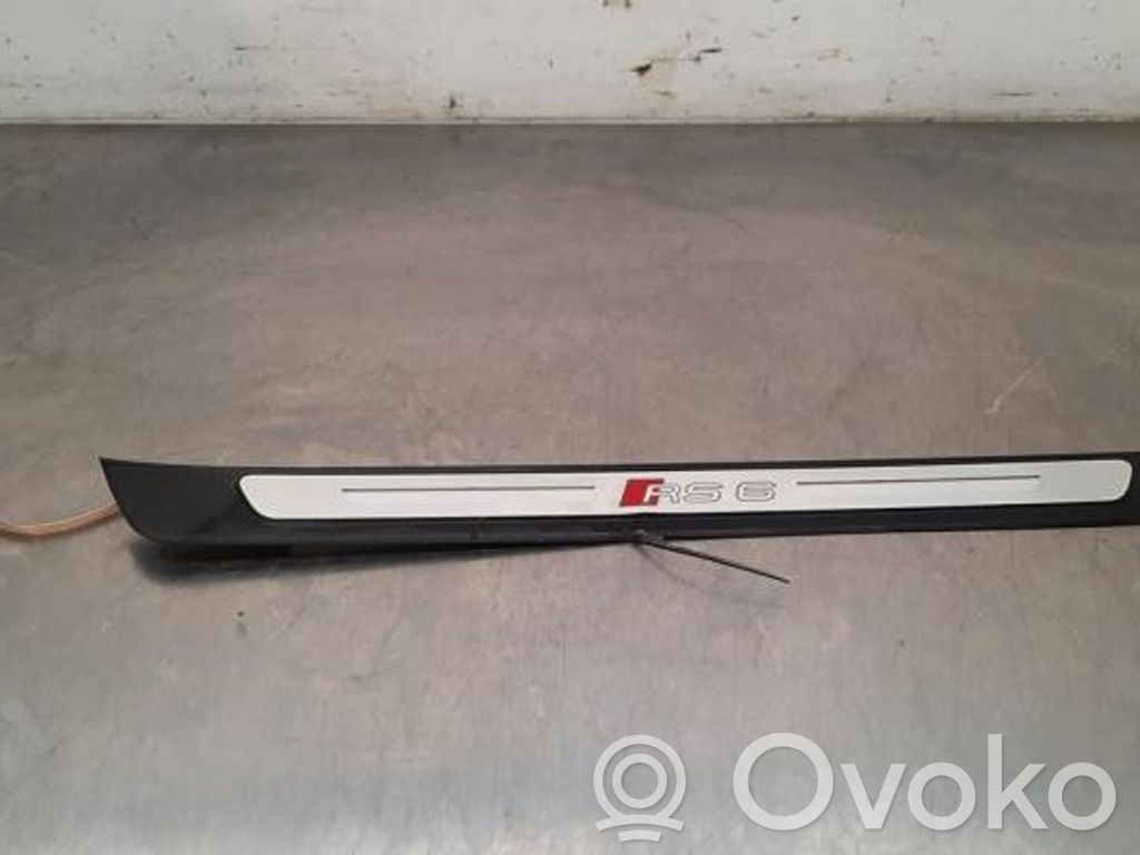 Audi RS6 C8 Luz del asiento delantero 