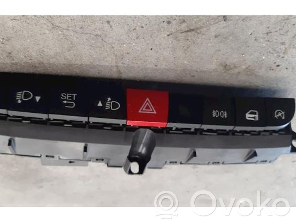 Fiat 500L Interruttore luci di emergenza 