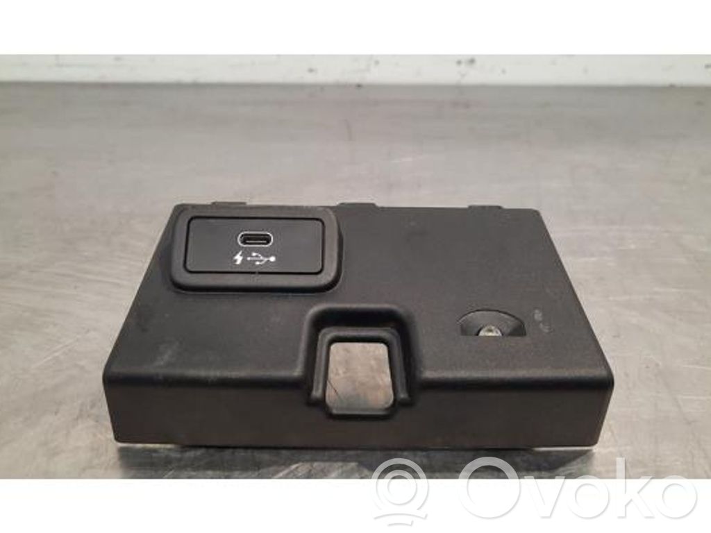Priză USB   84108711939,84108711939,6410871193902,8711939