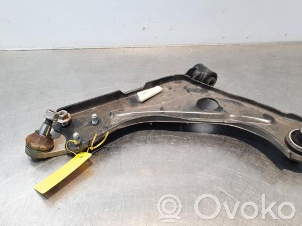 Peugeot 3008 II Braccio di controllo sospensione anteriore 