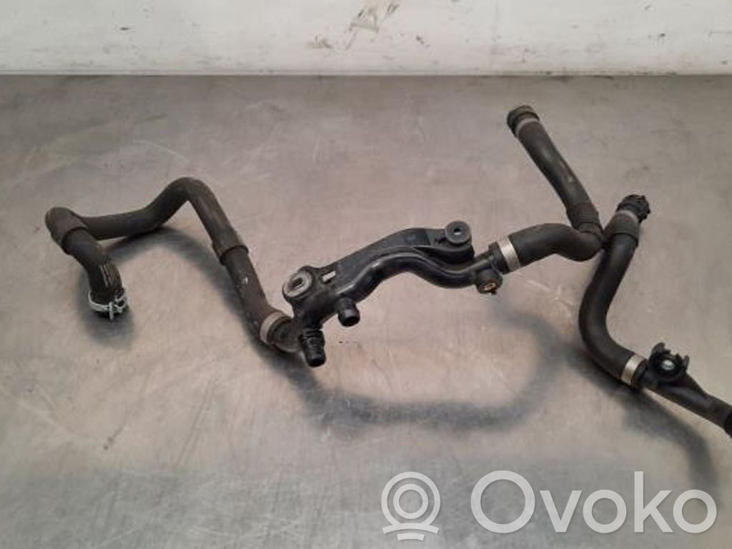 Volvo XC40 Engine coolant pipe/hose 