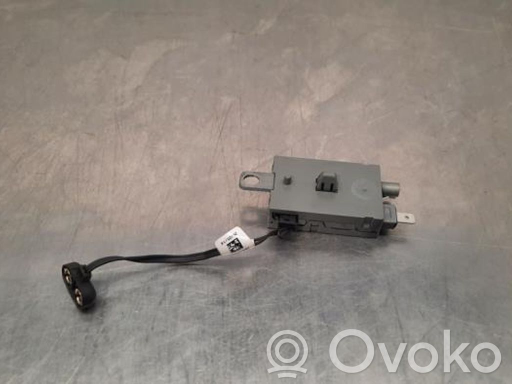 Land Rover Discovery 4 - LR4 Amplificatore antenna 