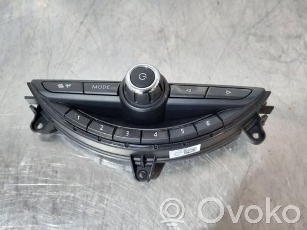 Mini Clubman F54 Head unit multimedia control 