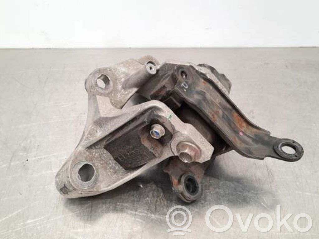 Gearbox mounting bracket   DA6T39081