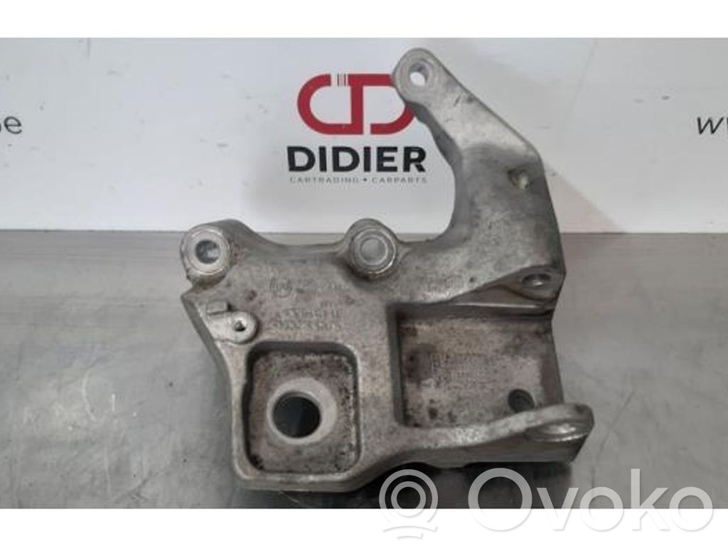 Volvo S80 Gearbox mounting bracket 