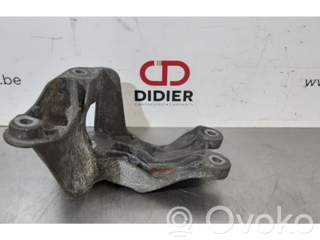 Volkswagen Amarok Gearbox mounting bracket 