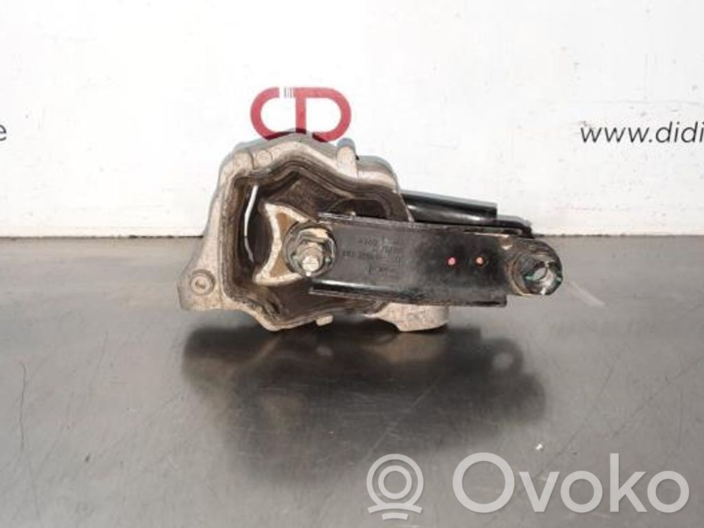 Volvo V60 Engine mount bracket 
