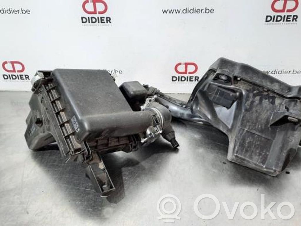 Toyota Prius c Obudowa filtra powietrza 