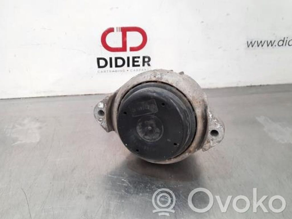 BMW 3 E90 E91 Engine mount bracket 