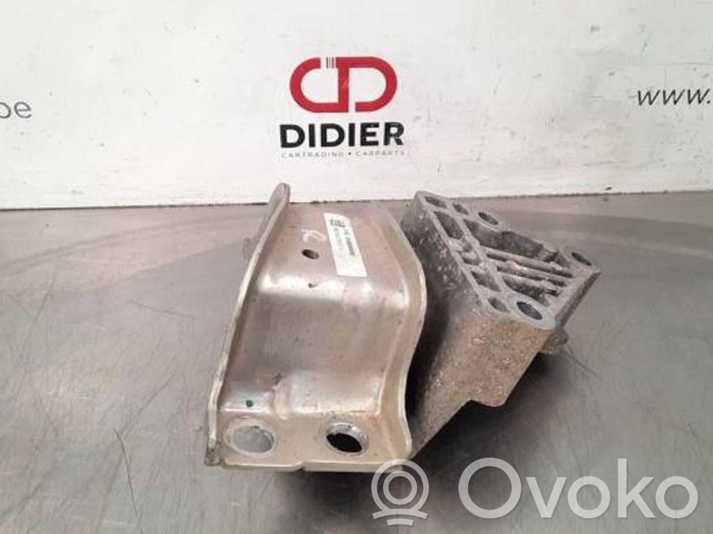 Engine mount bracket   1358088080