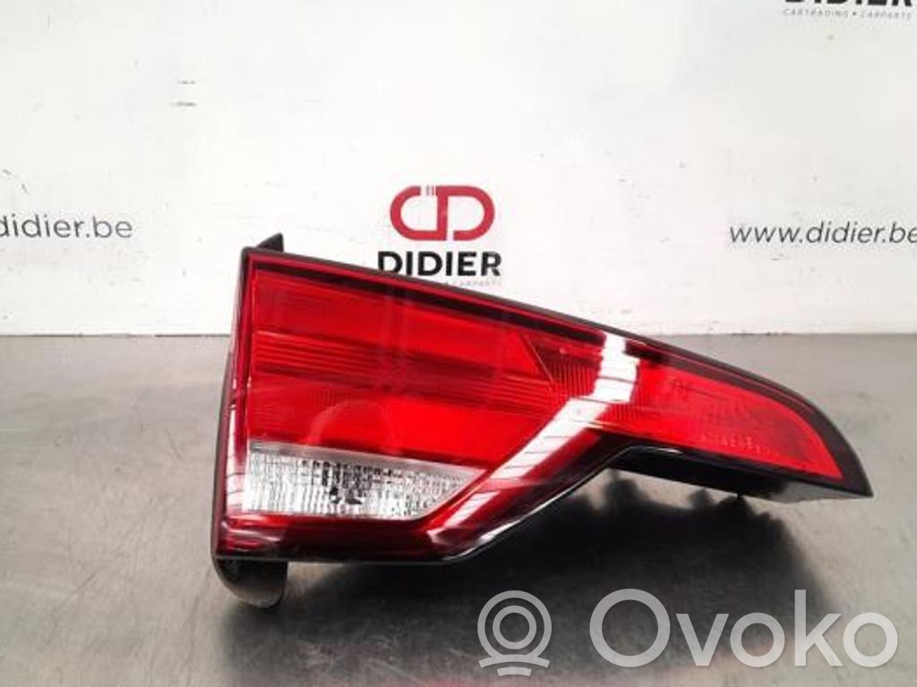 Audi A4 S4 B9 8W Galinis žibintas kėbule 