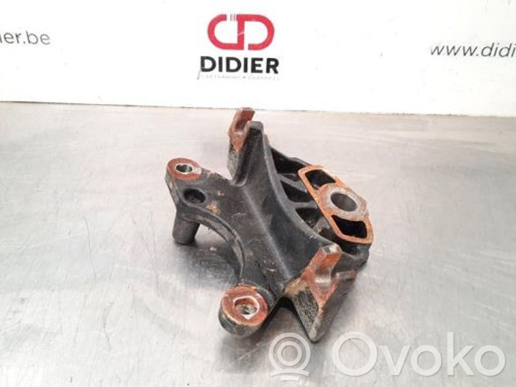 Fiat 500 Engine mount bracket 